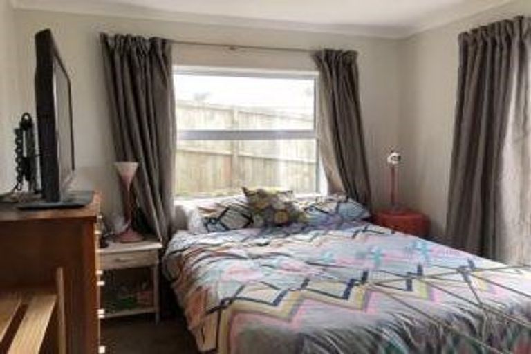 Photo of property in 15 Sawyers Lane, Silverdale, 0932