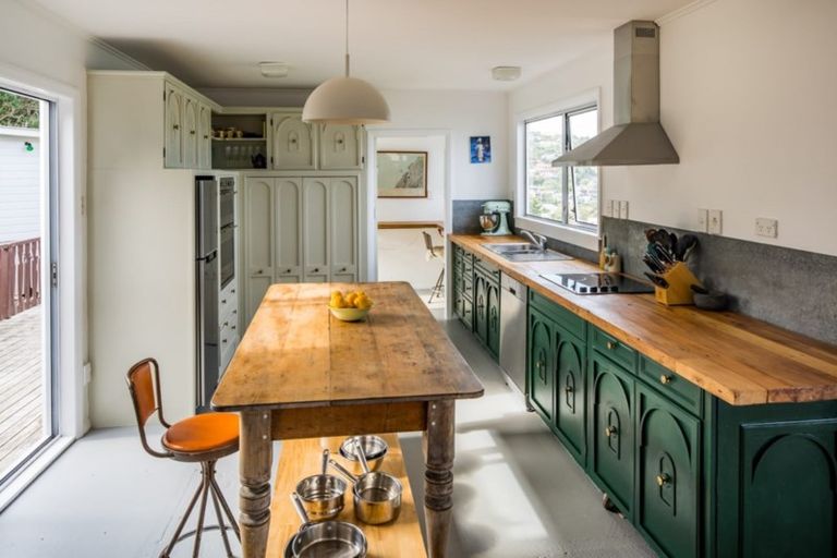 Photo of property in 8 Gordon Road, Plimmerton, Porirua, 5026