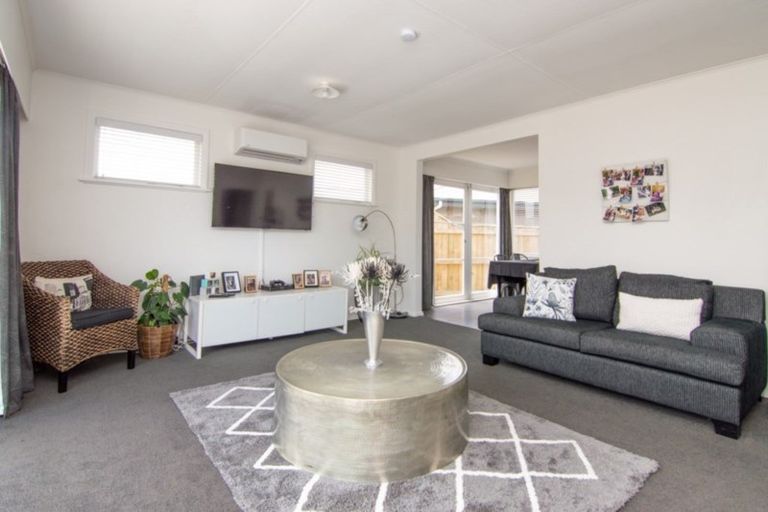 Photo of property in 43b Abraham Crescent, Milson, Palmerston North, 4414