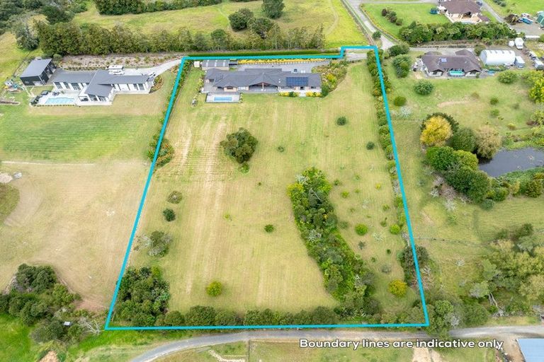 Photo of property in 165b Oraha Road, Kumeu, 0892