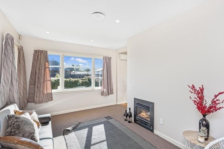 Photo of property in 2 Eglinton Street, Avondale, Christchurch, 8061