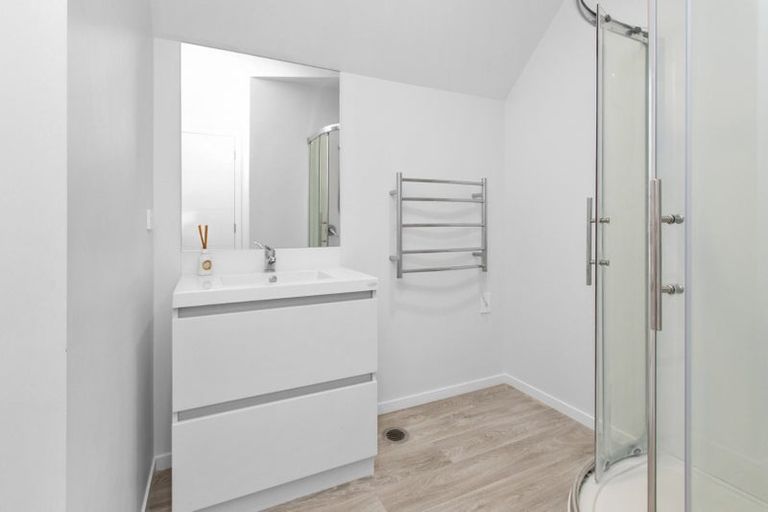 Photo of property in 2/27 Seddon Road, Frankton, Hamilton, 3204