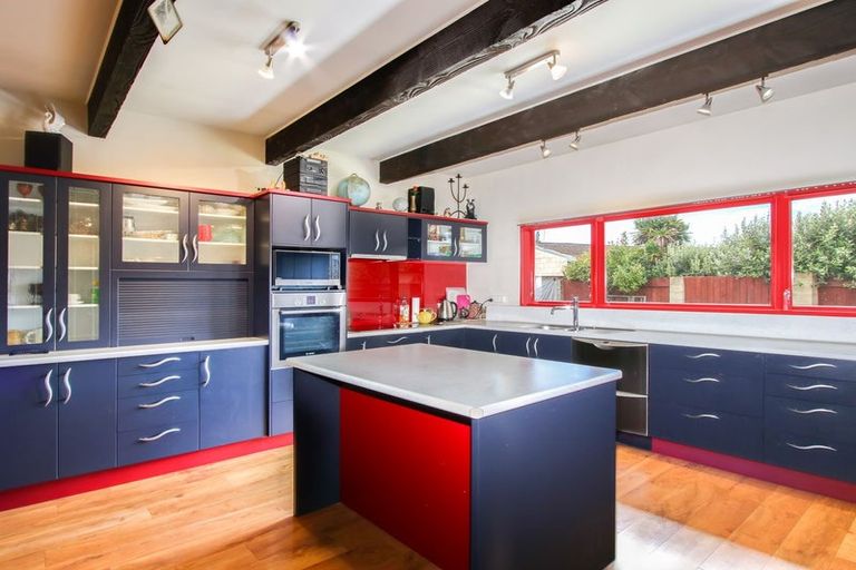 Photo of property in 4 Darcy Place, Massey, Auckland, 0614