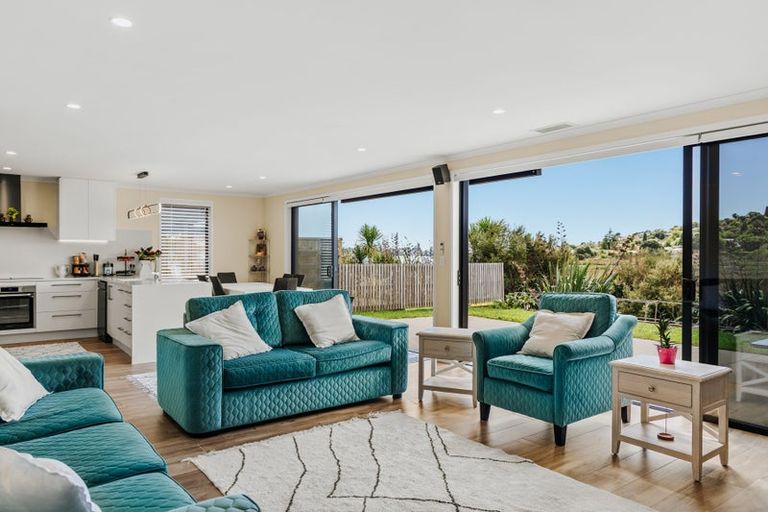 Photo of property in 34 Tangaroa Place, Poike, Tauranga, 3112