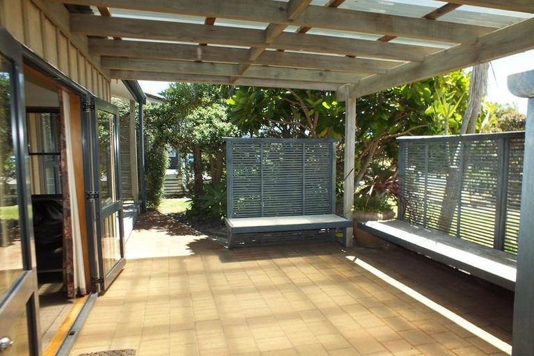 Photo of property in 137 Kowhai Avenue, Matarangi, Whitianga, 3592