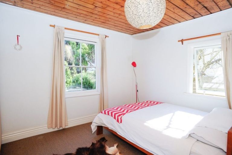 Photo of property in 20 Hawkhurst Road, Lyttelton, 8082