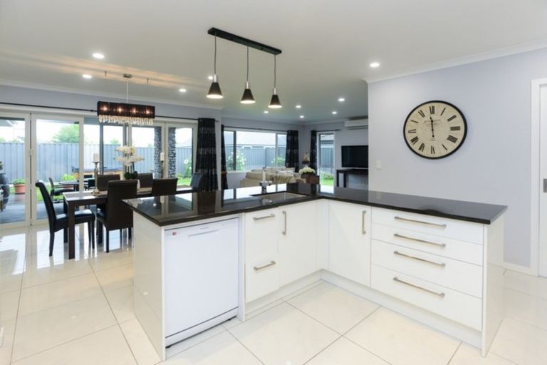 Photo of property in 14 Percy Berry Place, Havelock North, 4130