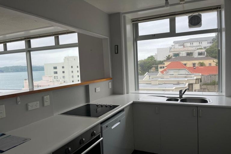 Photo of property in Jerningham Apartments, 20 Oriental Terrace, Oriental Bay, Wellington, 6011
