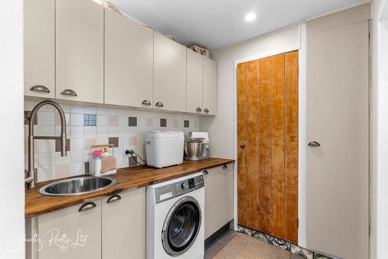 Photo of property in 17 Oparakau Road, Matakohe, 0594