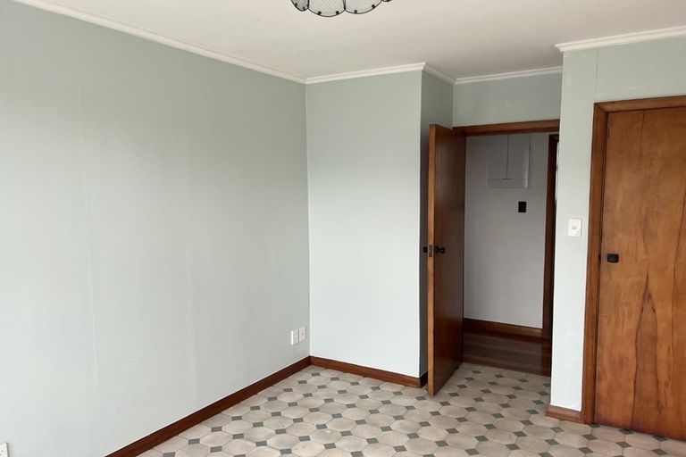 Photo of property in 105 Lake Road, Northcote, Auckland, 0627