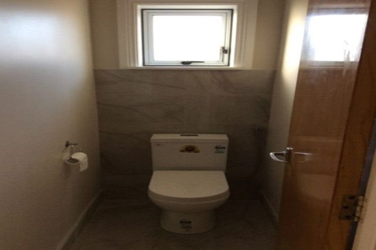 Photo of property in 102 Bond Crescent, Forrest Hill, Auckland, 0620