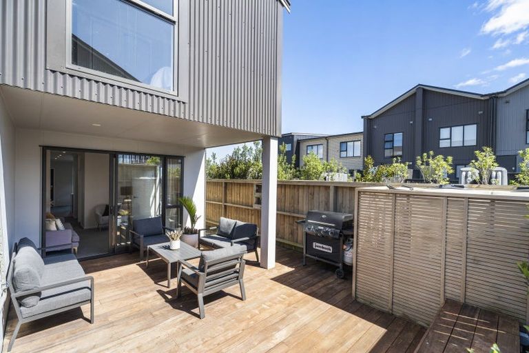 Photo of property in 31 Pukewhero Rise, Westgate, Auckland, 0614