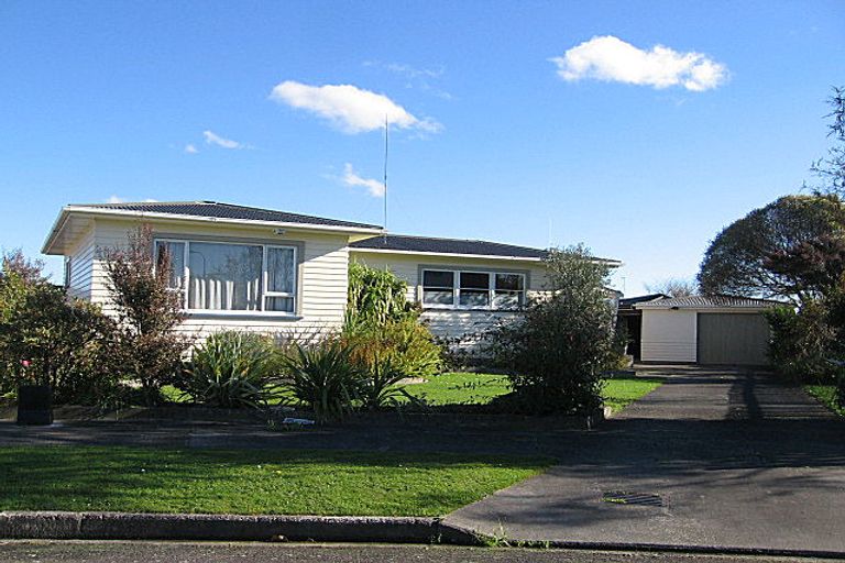 Photo of property in 8 Weber Place, Roslyn, Palmerston North, 4414