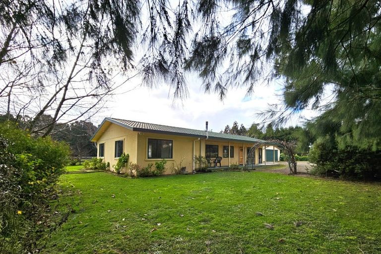 Photo of property in 222 Bruce Road, Levin, 5510