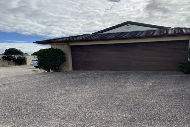 Photo of property in 125 Gracechurch Drive, Flat Bush, Auckland, 2016