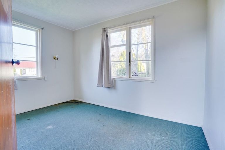 Photo of property in 6 Auburn Avenue, Upper Riccarton, Christchurch, 8041