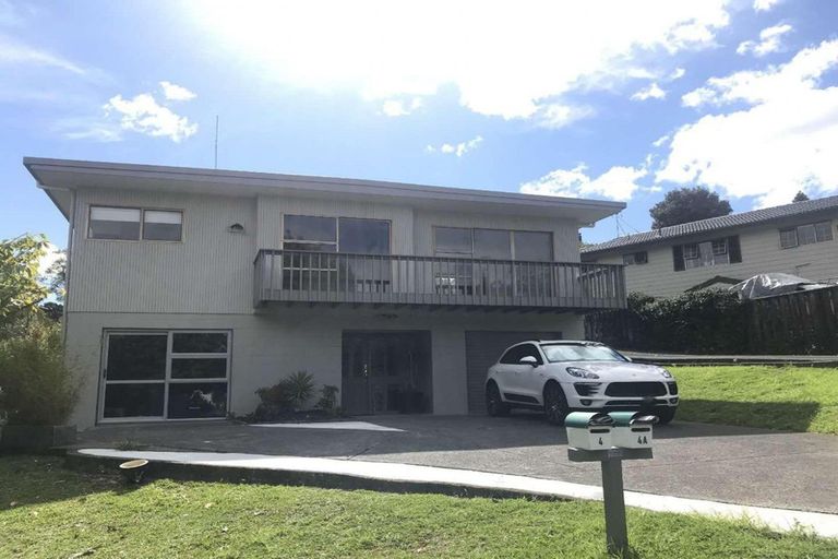 Photo of property in 4 Montclair Rise, Browns Bay, Auckland, 0630