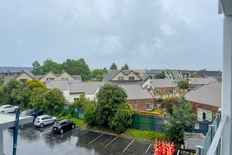 Photo of property in Bella Vista, 2f/84 Gunner Drive, Te Atatu Peninsula, Auckland, 0610