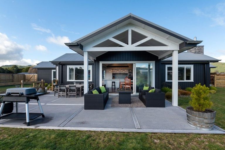 Photo of property in 56 Oakdale Drive, Kinloch, Taupo, 3377