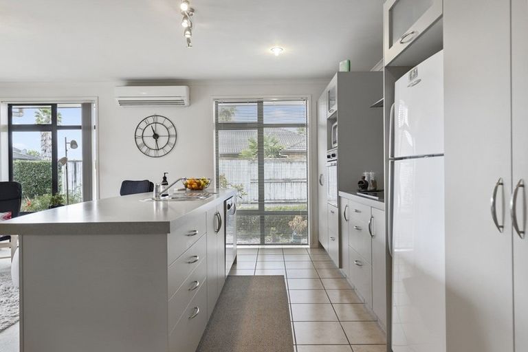 Photo of property in 6 Winchester Place, Rototuna North, Hamilton, 3210