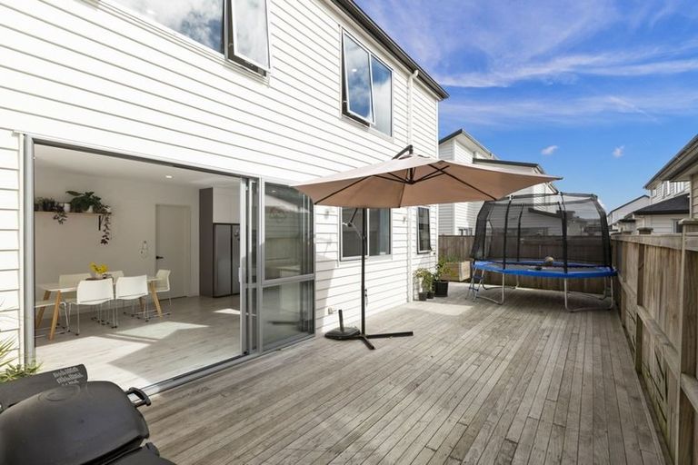 Photo of property in 19 Camp X Place, Whenuapai, Auckland, 0618