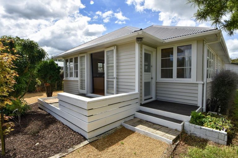 Photo of property in 37 Lincoln Road, Carterton, 5713