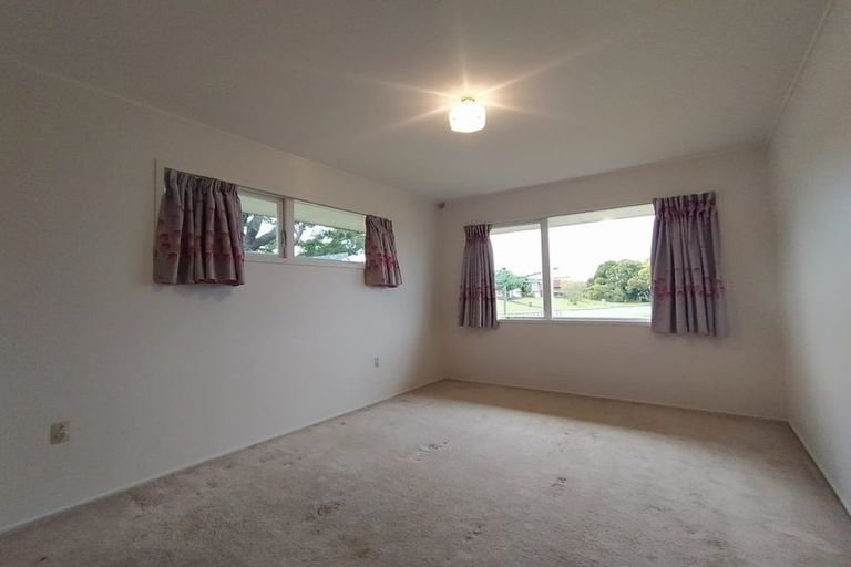Photo of property in 82 Archmillen Avenue, Pakuranga Heights, Auckland, 2010