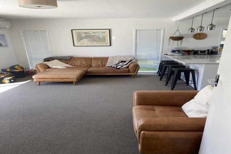 Photo of property in 2/17 Omana Road, Milford, Auckland, 0620