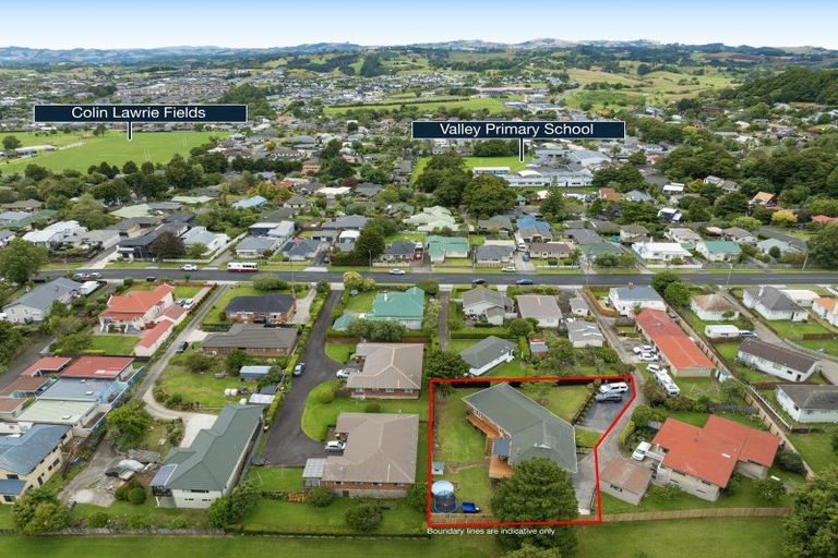 Photo of property in 2/32 Prospect Terrace, Pukekohe, 2120
