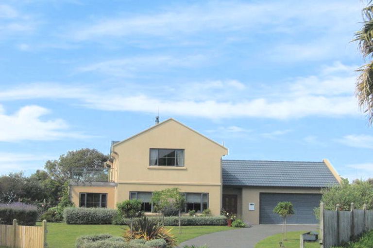 Photo of property in 30 Ocean Park, Wainui, Gisborne, 4010