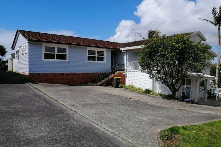Photo of property in 1/31 Becroft Drive, Forrest Hill, Auckland, 0620