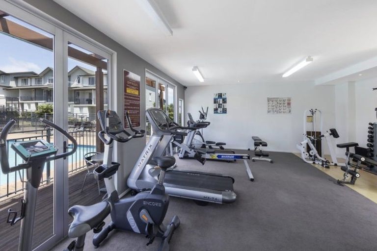 Photo of property in 5 Opito Way, East Tamaki, Auckland, 2013