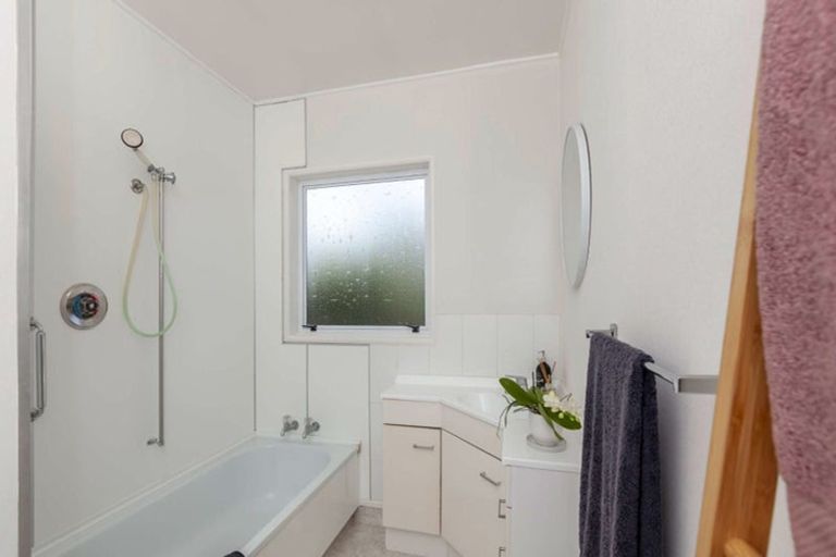 Photo of property in 29 Kohekohe Road, Waikanae, 5036