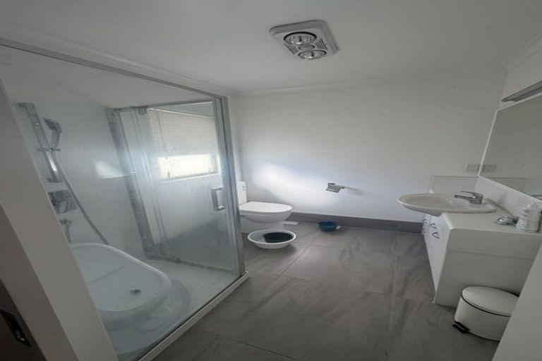 Photo of property in 6 Mohill Place, East Tamaki Heights, Auckland, 2016