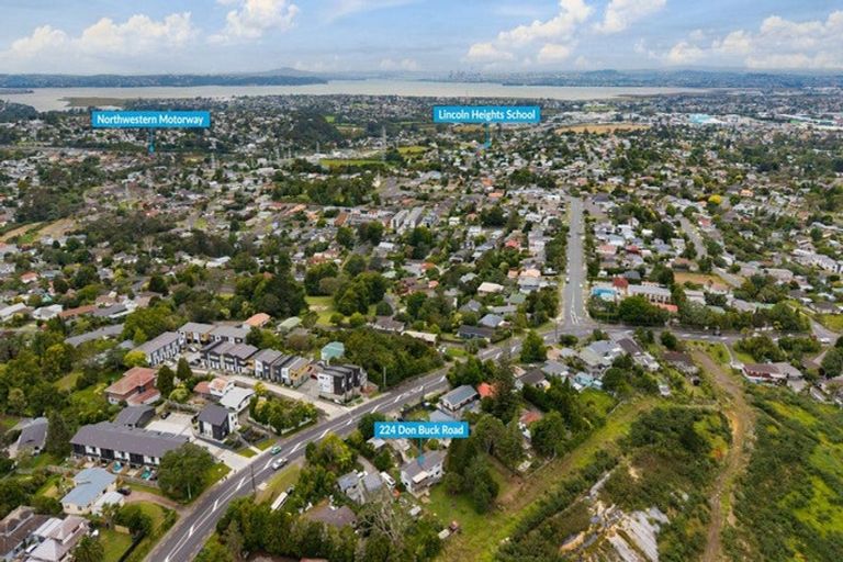 Photo of property in 224 Don Buck Road, Massey, Auckland, 0614