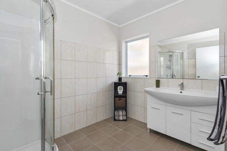 Photo of property in 19a Sandwich Road, St Andrews, Hamilton, 3200