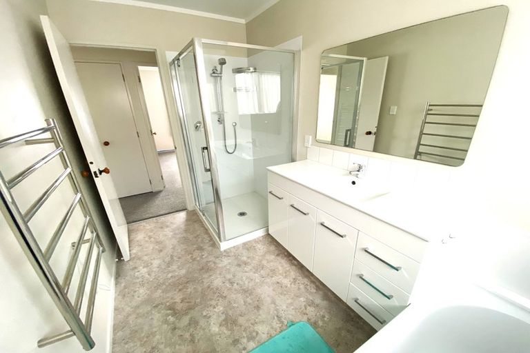 Photo of property in 1/15 Kurnell Drive, Botany Downs, Auckland, 2010