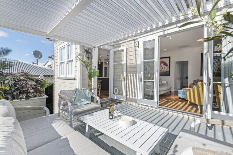 Photo of property in 2/6 Georgia Terrace, Albany, Auckland, 0632