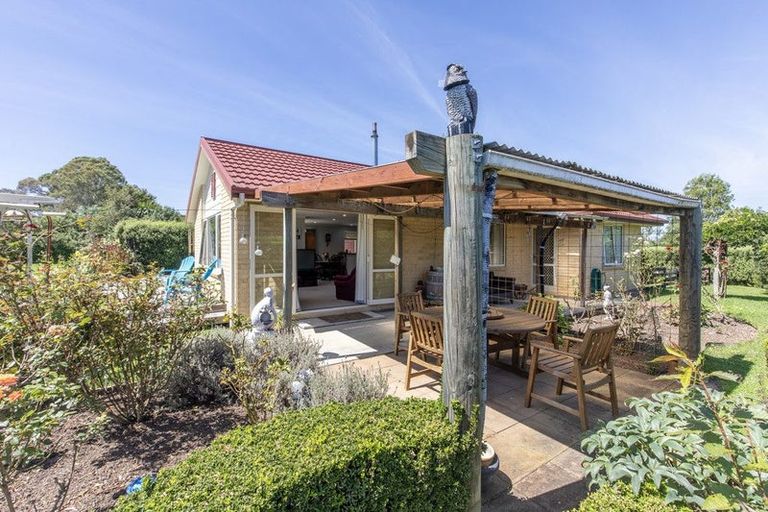 Photo of property in 5 Buckland Street, Tikokino, Waipawa, 4273