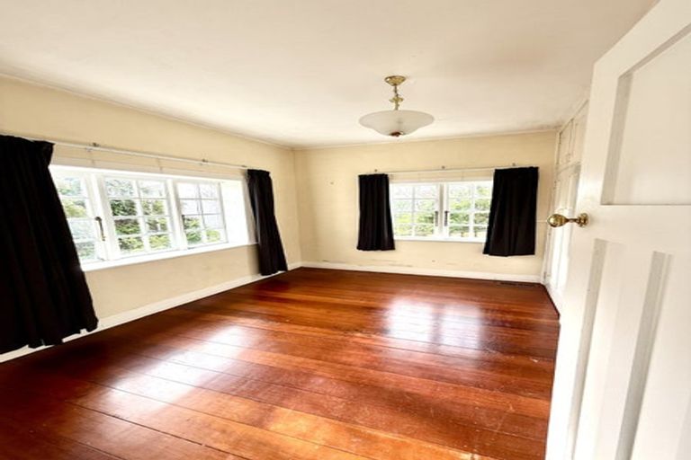 Photo of property in 97 Karori Road, Karori, Wellington, 6012