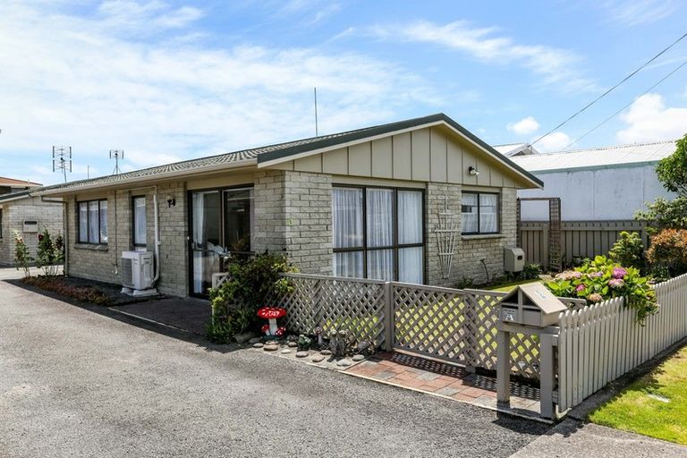 Photo of property in 2/13 Karamu Street, Strandon, New Plymouth, 4312