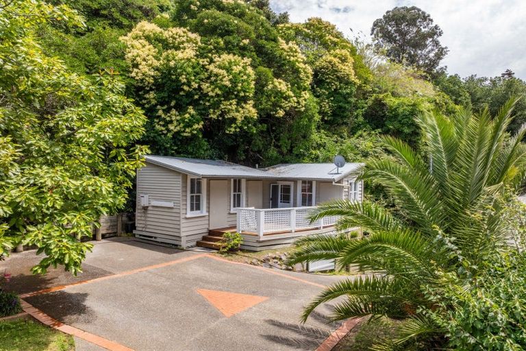 Photo of property in 10 Milton Road, Bluff Hill, Napier, 4110