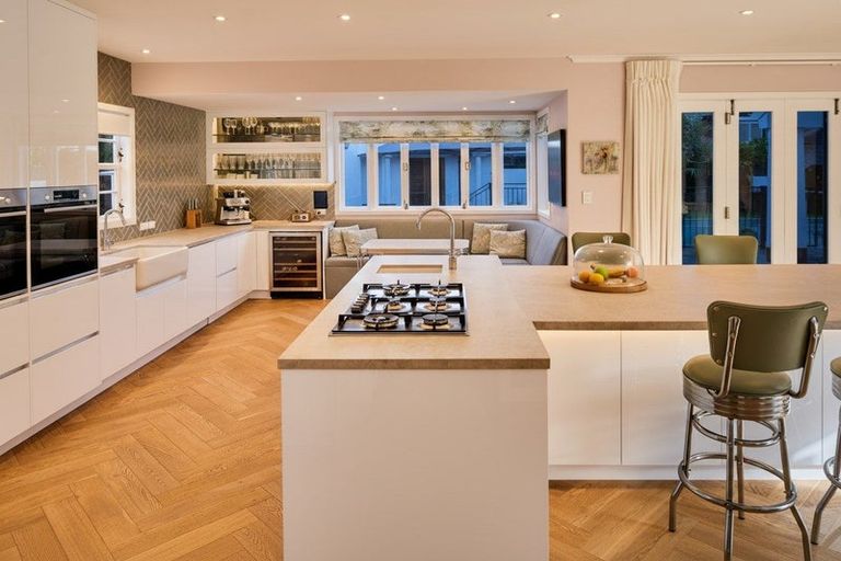 Photo of property in 25 Cheviot Road, Lowry Bay, Lower Hutt, 5013