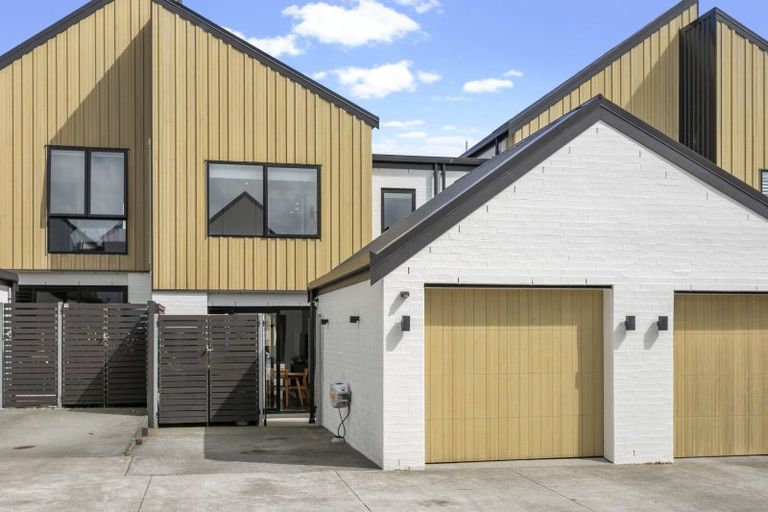 Photo of property in 8 Jack Seabrook Road, Hobsonville, Auckland, 0616