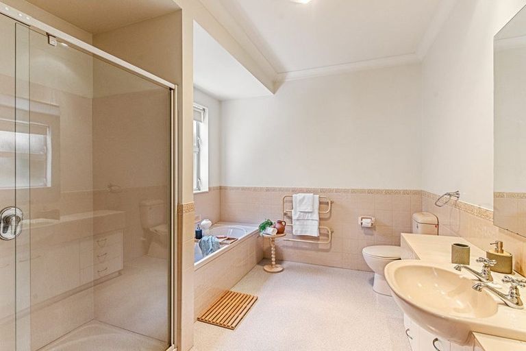 Photo of property in 2b Maple Lane, Waikanae, 5036