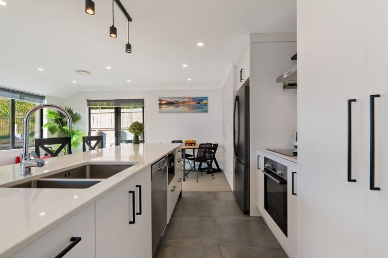 Photo of property in 29 Pakanga Grove, Pyes Pa, Tauranga, 3112