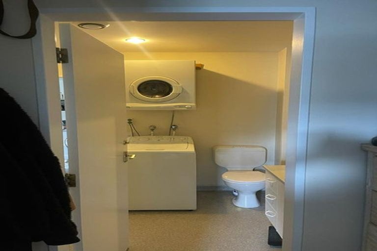 Photo of property in Courtenay Apartments, 505/120 Courtenay Place, Te Aro, Wellington, 6011