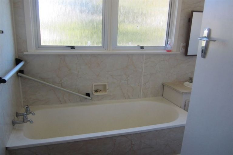 Photo of property in 107 Waller Street, Murchison, 7007