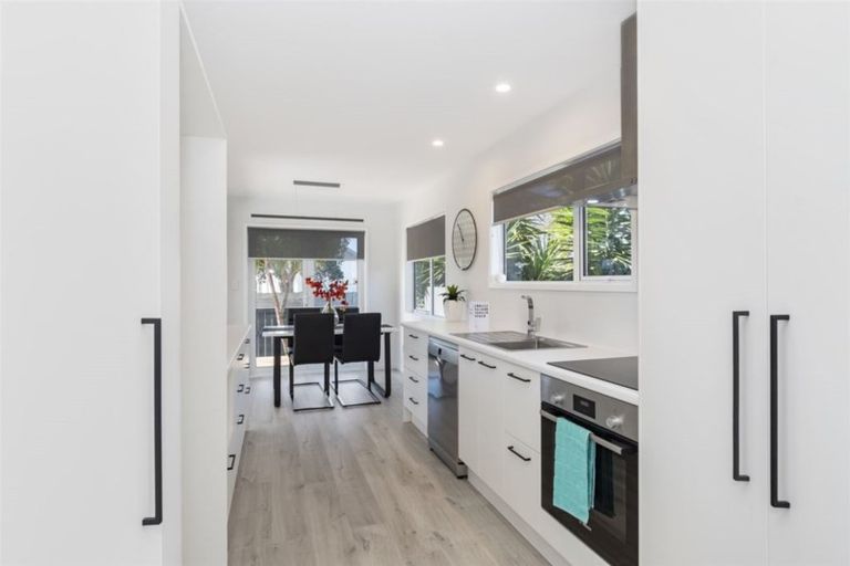 Photo of property in 10 Tudor Place, Mount Maunganui, 3116