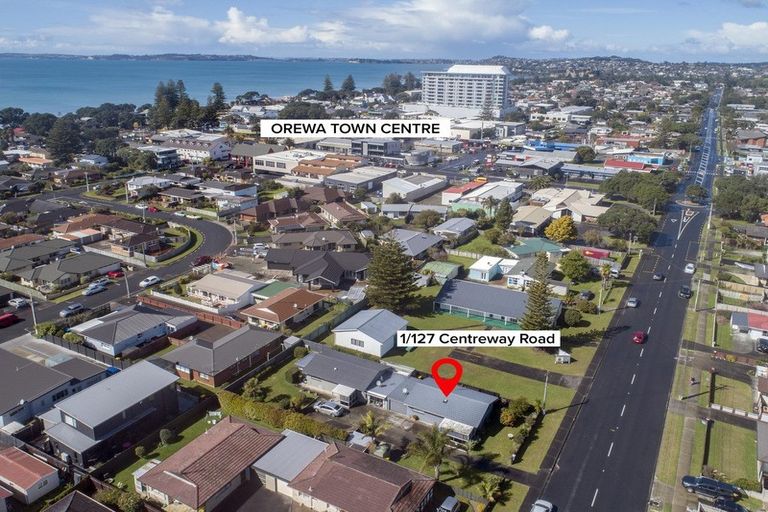 Photo of property in 1/127 Centreway Road, Orewa, 0931